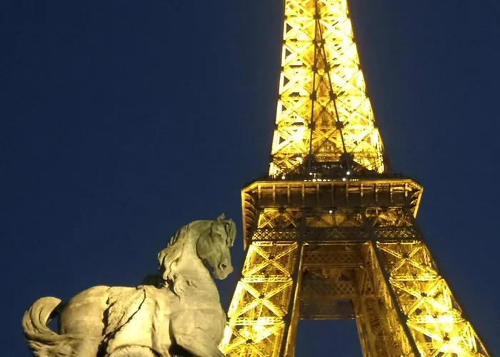 Feriehus In Eiffel Tower & Champs Elysees Paris